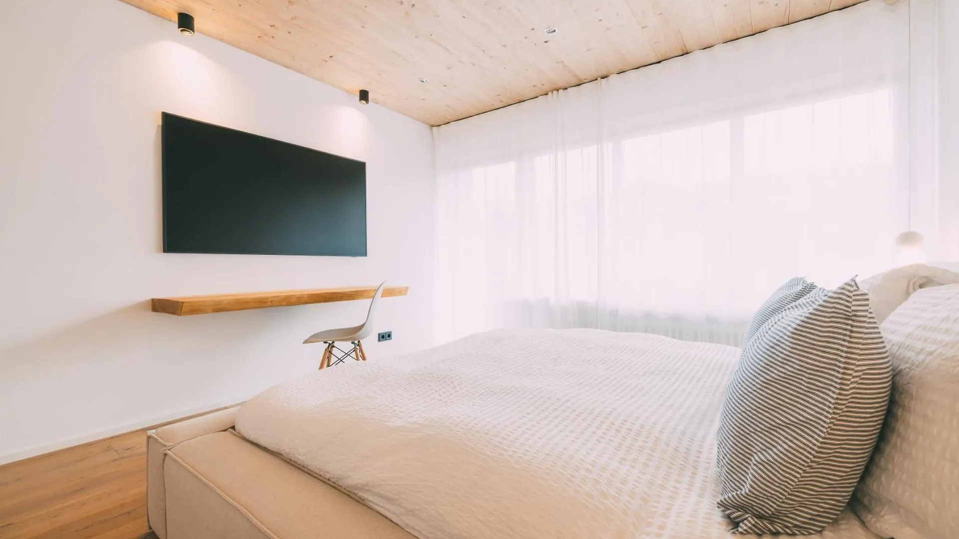 Homestay Zentrales Zimmer Mit Bergblick In Bewohnter Eigentumswohnung Garmisch-Partenkirchen Germany